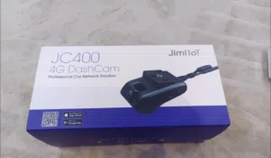 تُظهر الصورة صندوق كاميرا مراقبة للسيارات (داش كام) من نوع Jimi IoT JC400،