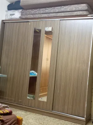 خزانة سحاب للبيع بسعر مغري
