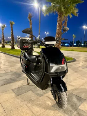 دراجة شحن 6 بطاريات مسطرة للبيع بسعر مناسب وبيهه مجال للبيع في البصرة كاملة وجاهزة من كلشي
