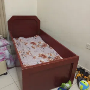 سرير اطفال من غير مرتبه