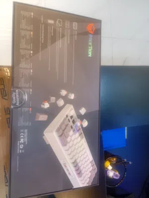 لوحة المفاتيح الميكانيكية mechanical keyboard