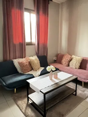 كنب سرير للبيع نظيف