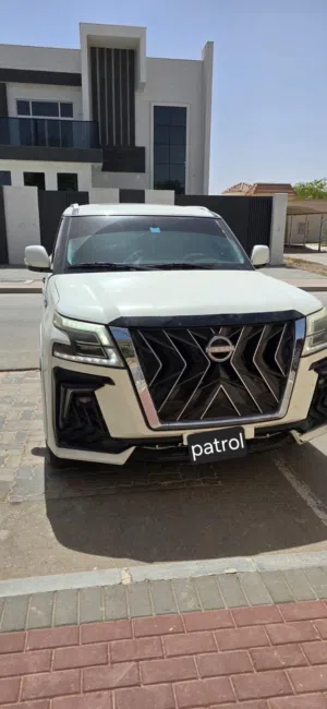 Nissan Patrol Platinum 2013– Upgraded to 2024 Black Hawk Style