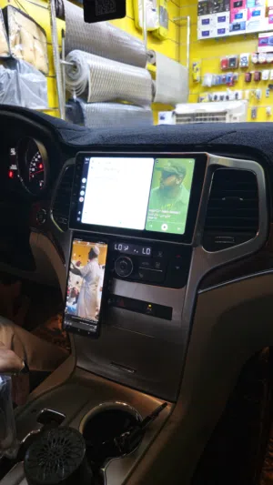 شاشة jeep شروكي 2013