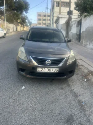 سيارة نيسان صني بحالة ممتازه