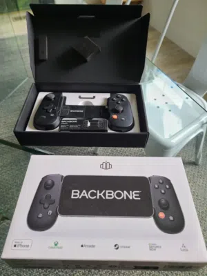 يدة ألعاب باك بون للأيفون Backbone One جديد كارتون مع الأدابتر الأصلي