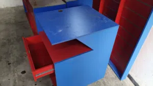 للبيع طاولة محل للمحاسب وارفف لعرض البضائع