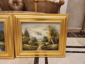 3 لوحات رسم زيتى  بارز بإطار خشب مذهب بحالة ممتازة