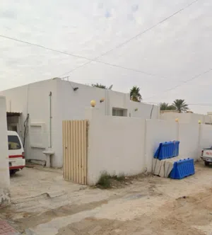 5 Bedrooms . 3 Bathrooms . 602 m21