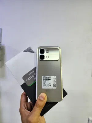 جهاز الجديد من ان انفنكس نوت ايدج 5G استخدام اقل اسبوع