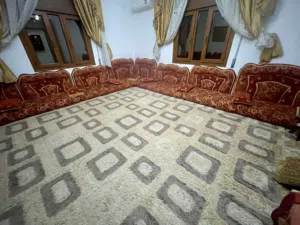 جلسة للبيع بي سعر [ 995 دينار ] فقط كزيوني .  قابل لي نقاش بسيط .