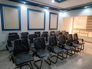 كراسي تدريب وزجاج سيكوريت استعمال بسيط جدا