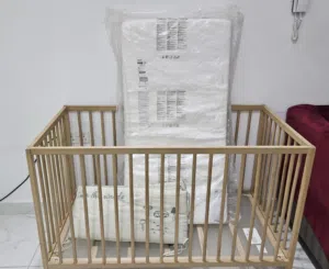 سرير اطفال من ايكيا