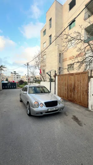 مرسيدس E270