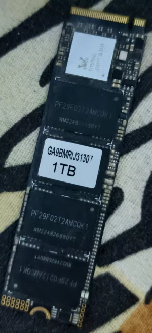 للبيع أو تبديل قرص تخزين M.2 NVMe SSD السعة: 1TB المقاس: 2280 (يركب للـ PC واللابتوب) الحالة: (جديد)