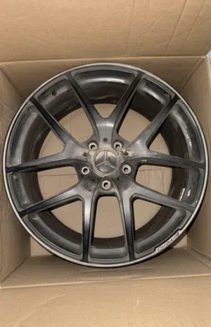 3 original Mercedes G63 rims