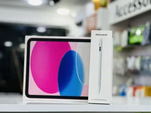 iPad 11.     2025