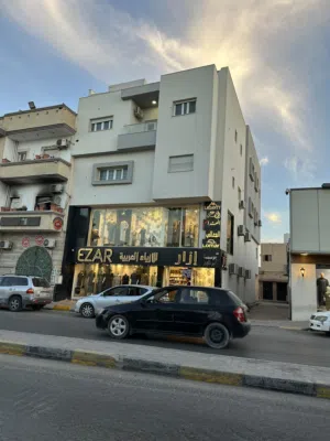 مكتب صغير للإيجار في مبني إداري
