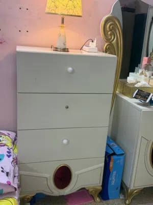 غرفه نوم بحاله جيده