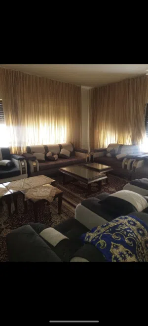 3 Bedrooms . 3 Bathrooms . 380 m21