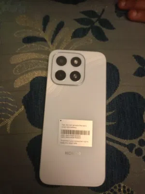 Honor X6C 256giga ram6+6 الجهاز استعمال ايام بسيطه ولا خبش بشحنه