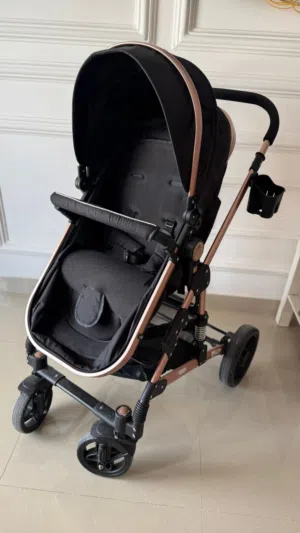 عربة اطفال شبه جديدة