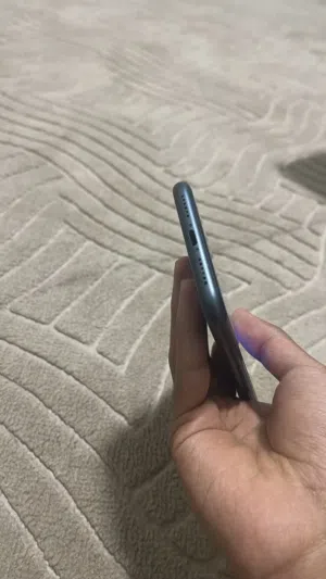 Apple iPhone 11 128 GB in Dammam