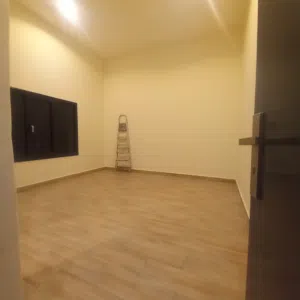 استديوهات للايجار بحولي اول ساكن مساحه جيده عائلات وافدين فقط قريبه من جميع الخدمات بنايه ممتازه