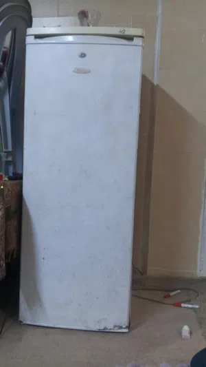 فريزر جرارات بحاله جيده تبريد ممتاز للبيع بسعر حرق