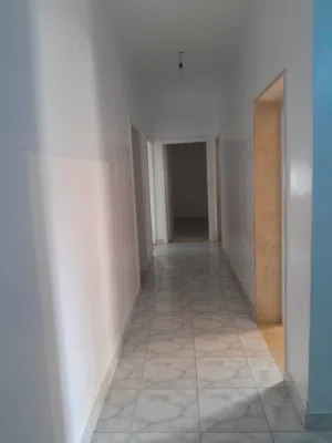 شقة للايجار تشطيب حديث مطلوب عائله صغيره فقط
