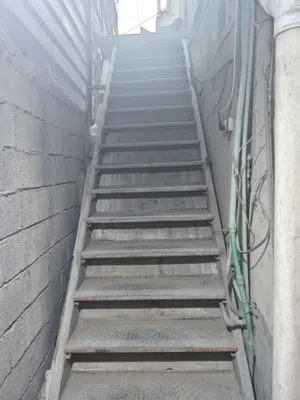 يوجد درج للببع
