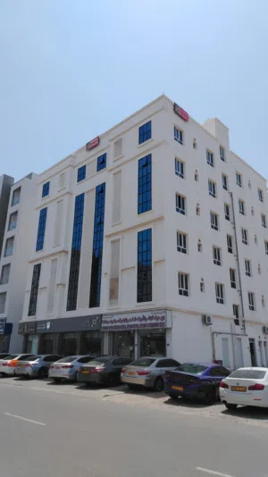 شقق للايجار في الخوض 6 قريبه من جامعه السلطان قابوس ومسجد جلندر للموظفين واصطف الشركات