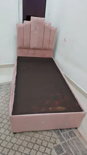 سرير استعمال خفيف
