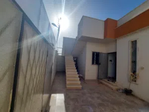 ‏٤ غرف نوم ‏.‏ ٣ حمّامات ‏.‏ 140 م٢‏1