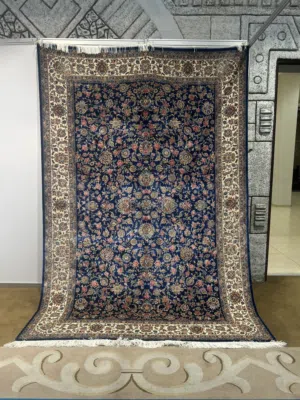 سجادة حرير إيرانية زرقاء للبيع الفوري