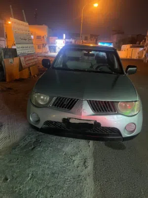 بكب ميتسوبيشي 2007 للبيع Mitsubishi pickup 2007 for Sale