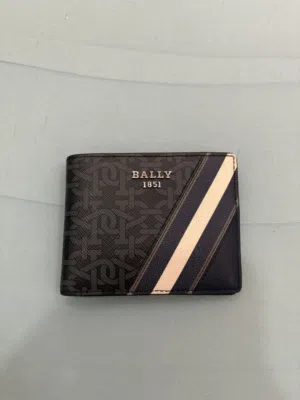 محفظة bally شبه مستعمل اصلي من harvey nichols