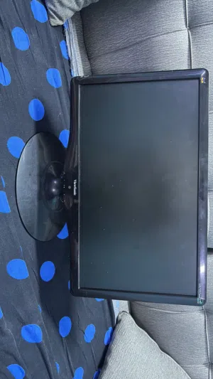 شاشه كمبيوتر مسجل كلشي في الصوره