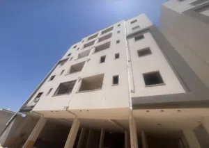 شقة نصف تشطيب للبيع