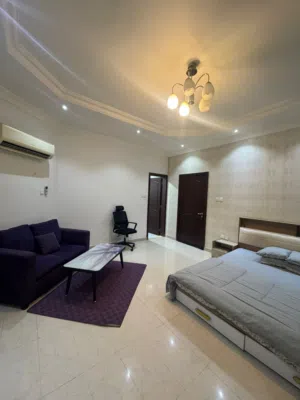 غرفة وحمام م "سوبر لوكس" بالغبرة.. شامل الفواتير والصيانة (قرب 18 نوفمبر)Premium Studio Apartment i
