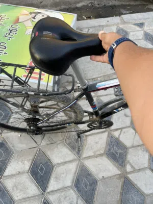 البايسكل اديداس كلش مرتب وخالي من الاعطال و عله كد الحال