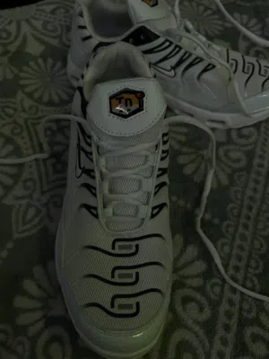 Nike Tn  جديد لون ابيضّ بيه خطوط سودة