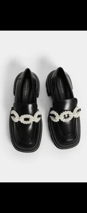 Charles&Keith شوز ستاتي