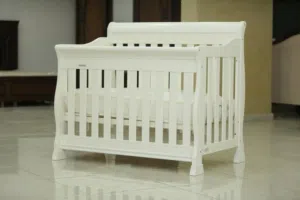 تخت بيبي للبيع بحالة الوكالة