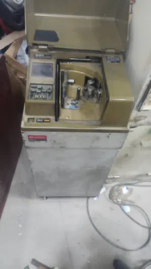 للبيع معدات محل صرافه بسعر مناسب