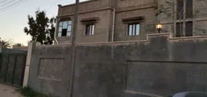 منزل دورين للبيع في سوق الجمعة شرفة الملاحة بالقرب من جامع القمبري