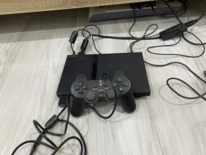 للبيع بلاستيشن 2 بحالة ممتازة