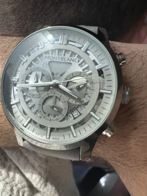 ساعة يد رجالية راقية جداً ومميزة من MONTBLANK الألمانية وصناعة سويسرية بجودة عالية جداً luxury watch