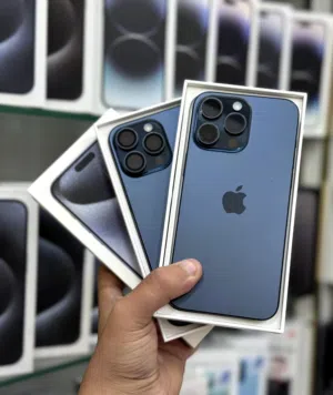 عرض خاص : iPhone 15 pro max 256gb هواتف بحالة الوكالة مع ضمان و ملحقات بأقل سعر