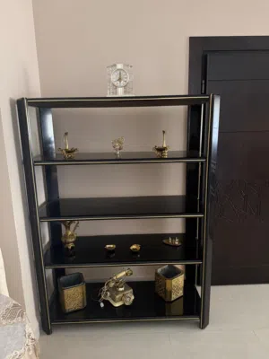 رفوف  اسود ملوكي